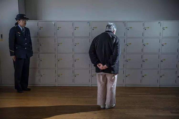 怎么确定犯罪老人的年龄？需要什么证明材料？