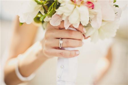 未达到法定婚龄结婚要承担什么责任？