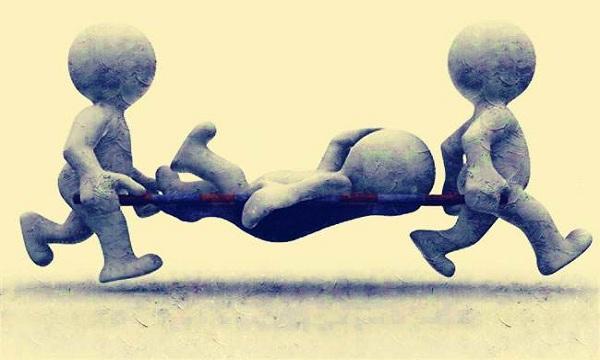 上班因单方事故被撞伤算工伤吗？