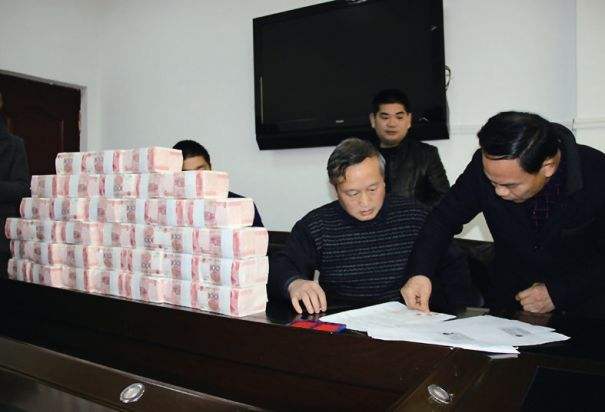 集体被拖欠工资可以一起起诉吗？