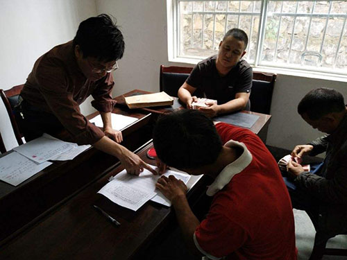 包工头不发农民工工资，农民工该怎么讨工资？