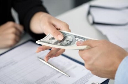 挪用资金罪怎么立案？挪用资金罪立案后亲属该怎么做？