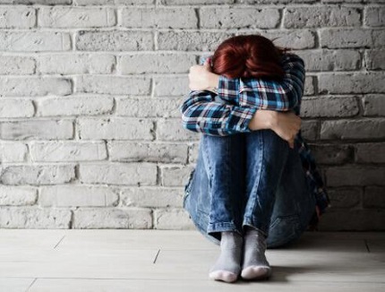 家暴离婚需要付抚养费吗？家暴离婚孩子归谁？