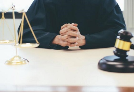 刑事案件请律师有用吗？刑事案件请律师费用多少钱？