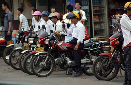 乘客坐摩的身亡司机逃逸 如何认定交通肇事逃逸
