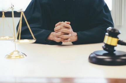 故意伤害罪需要请律师吗？故意伤害罪请律师费要多少钱？