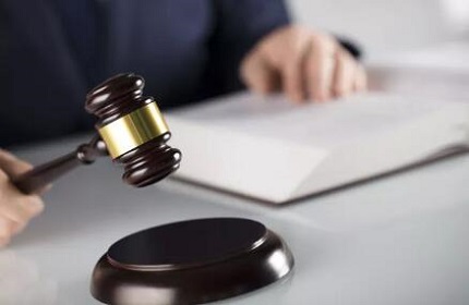 敲诈勒索罪拘留多少天？敲诈勒索罪拘留家属可以见吗？