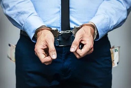 批捕后多久开庭？批捕后多久能见家属？