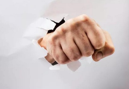 聚众斗殴刑事拘留会留案底吗？聚众斗殴刑事拘留会判刑吗？
