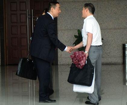 抢劫罪改为非法拘禁罪