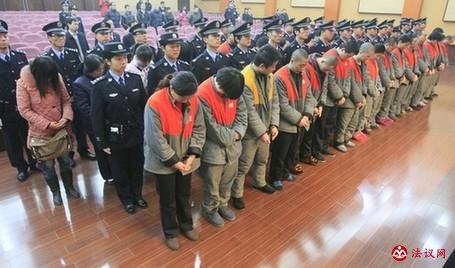 组织他人卖淫如何定罪?