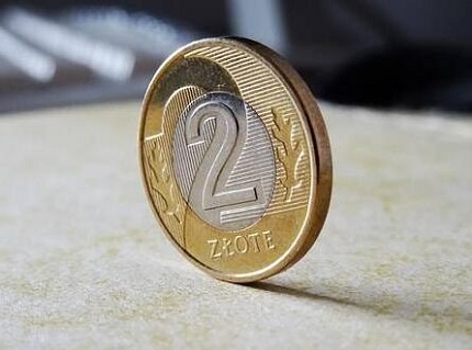 公司诈骗员工怎么定罪?