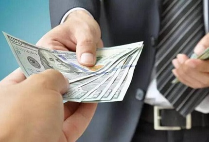 故意杀人罪赔偿金由谁承担？