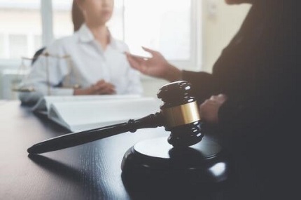 抢劫罪请律师要多少钱?