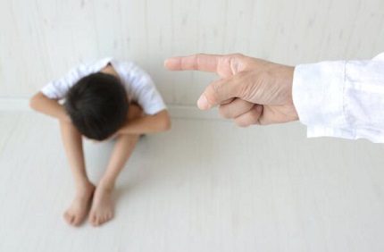 家暴离婚抚养权归谁?