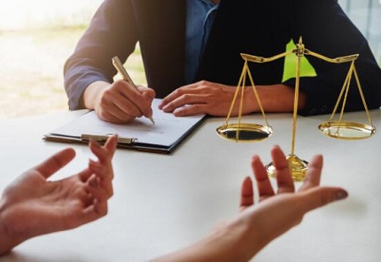 刑事律师可以请几个?