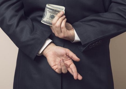 退赔和罚金哪个优先?