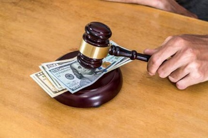 打离婚官司请律师需要多少钱？