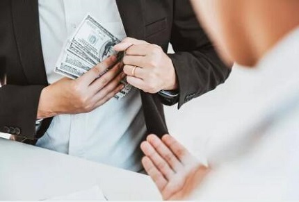 洗钱罪请律师需要注意哪些事项？