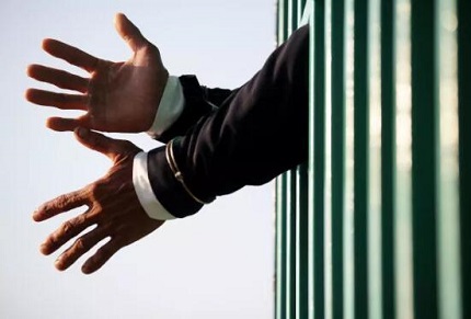 被刑事拘留后家属可以申请取保候审的吗？