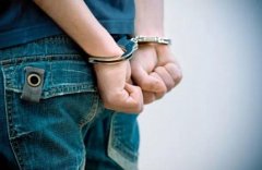 洗黑钱被拘留怎么办？洗黑钱被拘留直接叫律师有用吗？