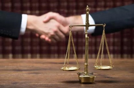 二、洗黑钱被拘留直接叫律师有用吗？