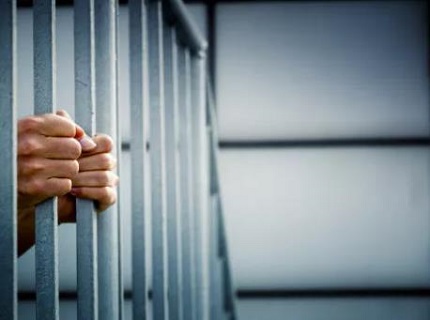 深圳刑事拘留后人每天干什么?