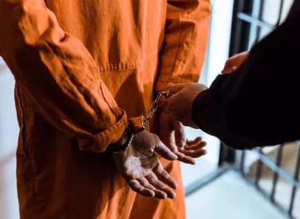 被刑事拘留后家属该怎么办?