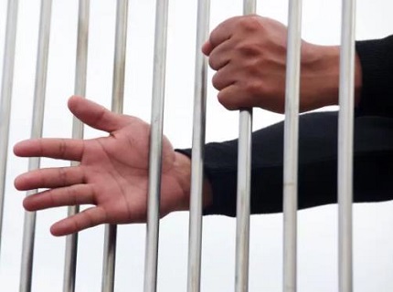 朋友被刑拘关看守所可以看吗?