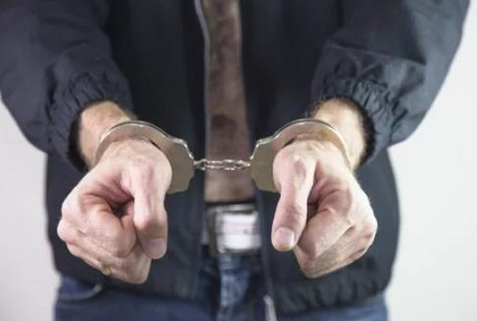 刑事拘留通知书家属可拒绝签字吗?