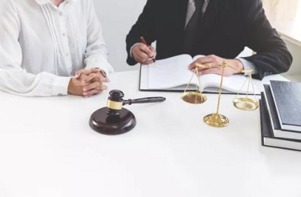 合同纠纷官司请律师有用吗?