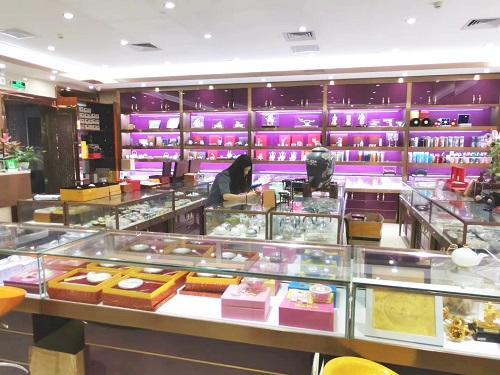 龙华法律顾问律师事务所丨德豪珠宝公司内景