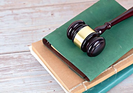 企业不给员工买社保违法风险大 员工权益受损可依法维权 社保缴纳是法定义务