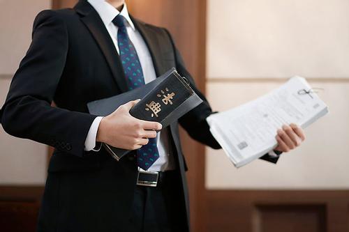 入职一个月未签劳动合同企业将面临双倍工资赔偿风险 劳动者应如何维权保障自身权益