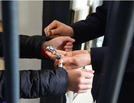 刑事辩护律师专业代理重大刑事案件提供无罪辩护减刑缓刑取保候审服务