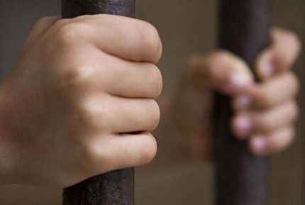 公司违法解除劳动合同员工如何维权？专业律师教你收集证据申请劳动仲裁争取双倍赔偿金和经济补偿金