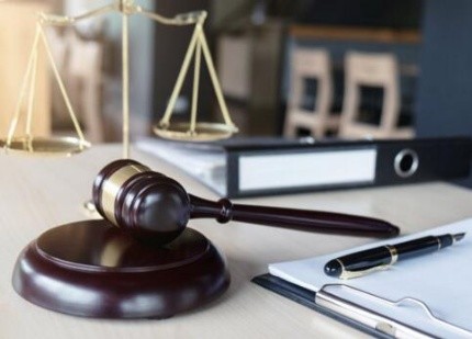 刑事辩护律师专业团队高效办理各类刑事案件取保候审无罪辩护罪轻辩护减刑假释全面保障当事人合法权益