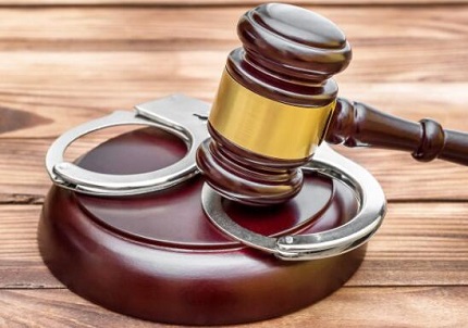 警方逮捕嫌犯现场视频曝光 犯罪嫌疑人作案细节及抓捕过程全记录