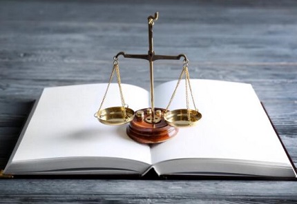 通过朋友介绍找刑事律师的优势与注意事项