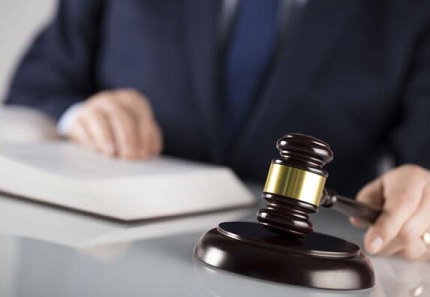 员工遭遇非法解除劳动合同如何协商维权？教你合法争取赔偿金与权益保障