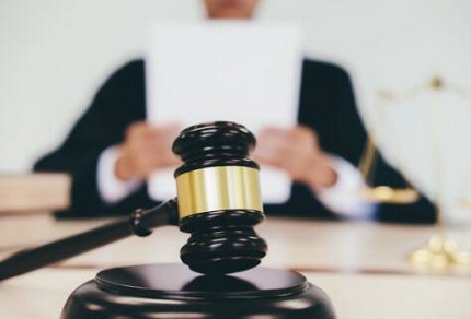 入职一个月未签劳动合同企业将面临双倍工资赔偿 员工需知维权步骤与法律风险提示