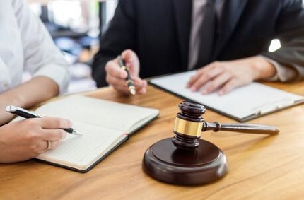专业刑事辩护律师团队，为您提供高效、精准的法律援助服务