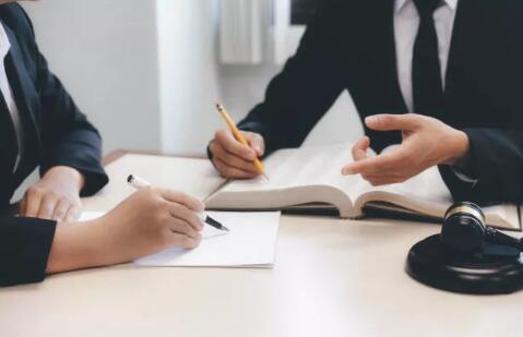 企业非法辞退员工如何维权？教你合法争取赔偿金与权益保障