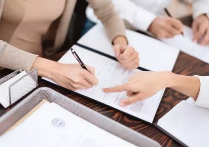 深圳企业非法解除劳动合同怎么办？员工必看维权指南与赔偿标准解析