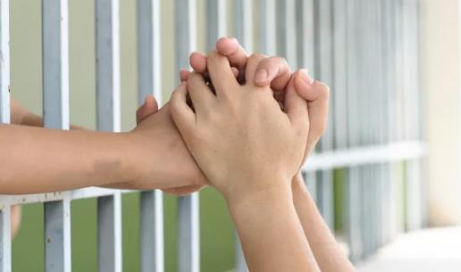 刑事和解如何帮助案件双方达成谅解并争取从轻处罚的实用指南