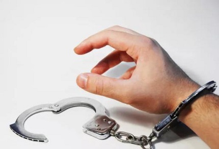 男子因涉嫌盗窃被刑事拘留 警方提醒市民加强防范意识