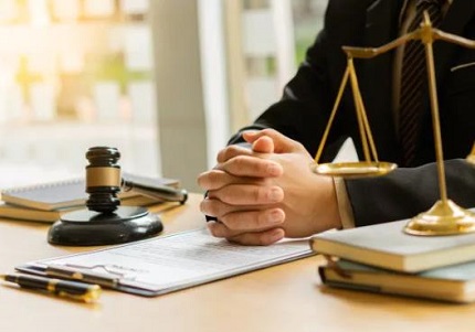 刑事律师专业辩护团队：高效解决各类刑事案件维护当事人合法权益