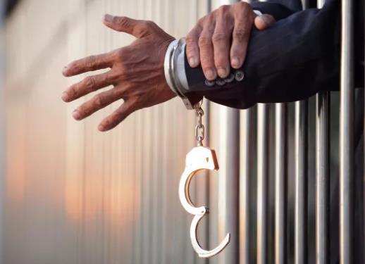 刑事律师：辩护与正义的守护者