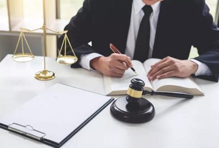 专业刑事律师团队提供高效辩护与法律援助保障您的合法权益